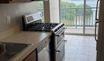 501 SLATERS Ln #805, Alexandria, VA 22314