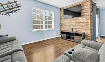 461 All Seasons Dr, Boiling Springs, SC 29316