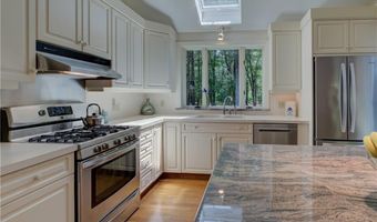 1420 Diplomat Dr, East Greenwich, RI 02818