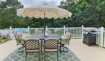 29 Weatherdeck Dr, Bourne, MA 02532