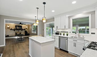8635 Bishops Ln, Indianapolis, IN 46217