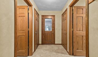 301 E WAYFARER Ln, Appleton, WI 54913
