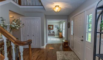 300 Lakeview Cir, Aurora, OH 44202