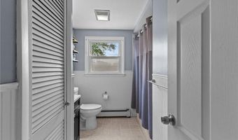 17 Linwood Dr, Coventry, RI 02816