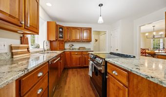 1274 Cheshire St, Cheshire, CT 06410