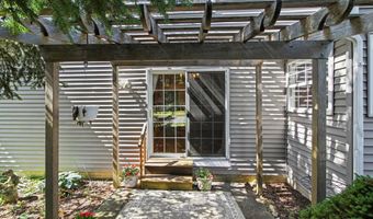 1480 Kelly Green Dr, Ann Arbor, MI 48103