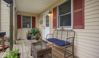 13 Swartzel Dr, Middletown, NJ 07748