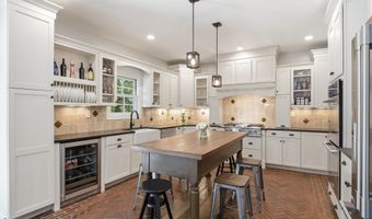 706 N Arbor Dr, Anchorage, KY 40223