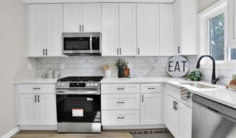 520 East Rd, Belford, NJ 07718