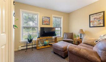 38 Fairview Ave, Auburn, ME 04210