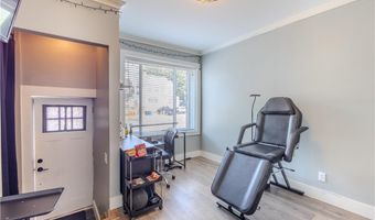 1640 Cranston St, Cranston, RI 02920