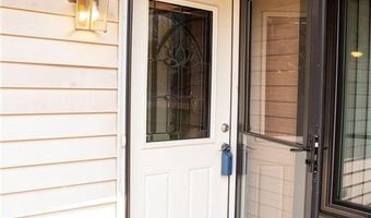 13394 Hughes Ct, Apple Valley, MN 55124