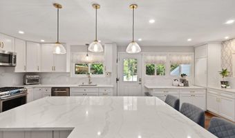 6501 STONEHAM Rd, Bethesda, MD 20817