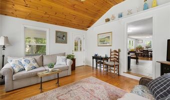 10 Summer St, Jamestown, RI 02835