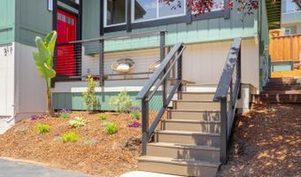 517 Sumner Ave, Aptos, CA 95003
