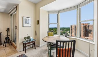 77 S Evergreen Ave 1204, Arlington Heights, IL 60005