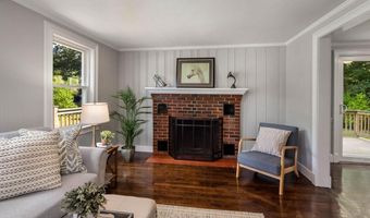 16 Mammoth Rd, Windham, NH 03087