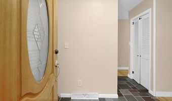 41 Briarwood Dr, Athens, OH 45701