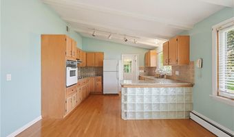 32 Brookfarm Rd, North Providence, RI 02904