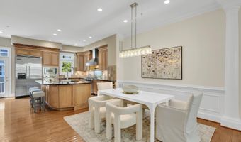 1818 POTOMAC GREENS Dr, Alexandria, VA 22314