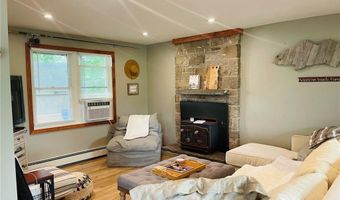 3 Henley St, Charlestown, RI 02813