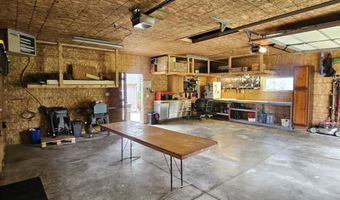 105 N Division St, Anamosa, IA 52205