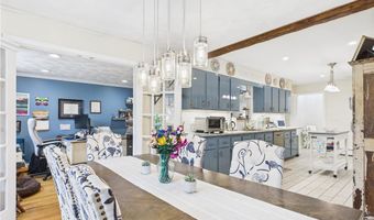 30 Alvin St, Warwick, RI 02886