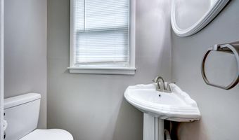 410 Highland Dr, Arkansas City, KS 67005