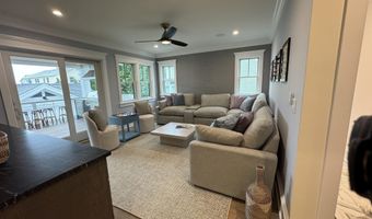 281 7th St, Avalon, NJ 08202