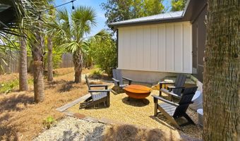 165 10th St, Apalachicola, FL 32320