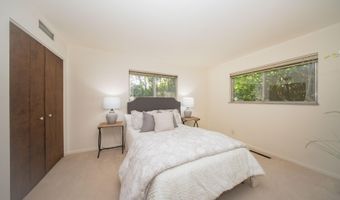 1365 Chalmers Dr, Ann Arbor, MI 48104