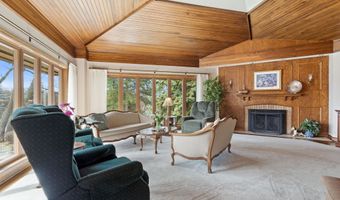 1128 Benton St, Anoka, MN 55303