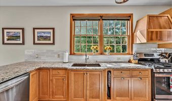 11 Loft Cir, Campton, NH 03223