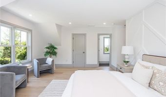 157 Ellery Ave, Middletown, RI 02842
