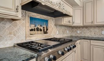 301 22nd St NW, Austin, MN 55912