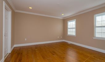 255 Garth Ct, Old Bridge, NJ 08857