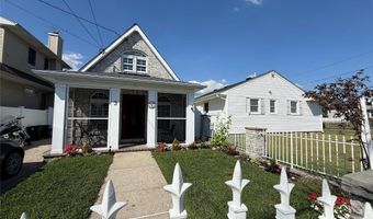 3 Desoto Rd, Amity Harbor, NY 11701
