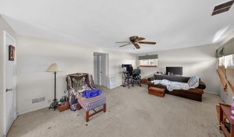 178 W SHELLEY Dr, Claymont, DE 19703