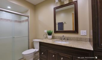 20 W371 Diversey Ave, Addison, IL 60101