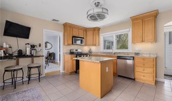 120 Bretton Woods Dr, Cranston, RI 02920