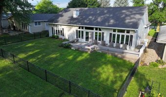 946 Emerald Hills Dr S, Arnolds Park, IA 51331