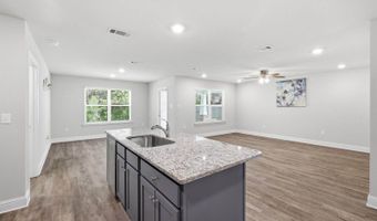 6587 Eastland Cir, Biloxi, MS 39532