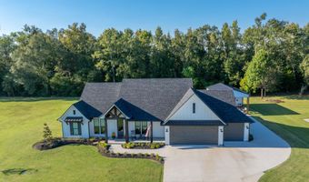 1090 Sandy Ln, Arnaudville, LA 70512