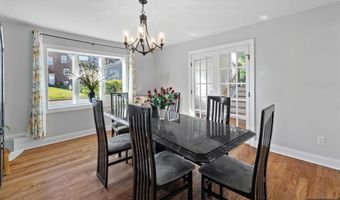 33 Coyne Ct, Bergenfield, NJ 07621