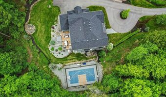 14 Aspen Ln, Bedford, NH 03110