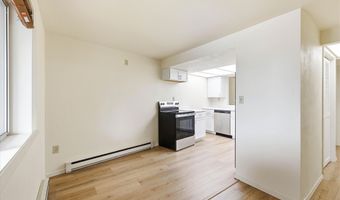 1001 S ONEIDA St 2E, Appleton, WI 54915