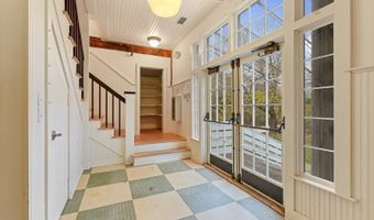 11 Indian Wells Hwy, Amagansett, NY 11930