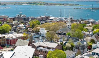 27 High St 2, Newport, RI 02840