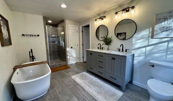 128 Mallego Rd, Barrington, NH 03825