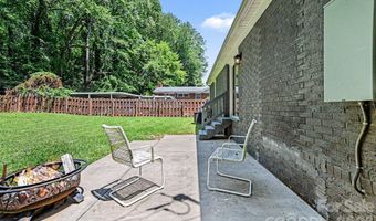 1027 Dresden Dr W, Charlotte, NC 28205